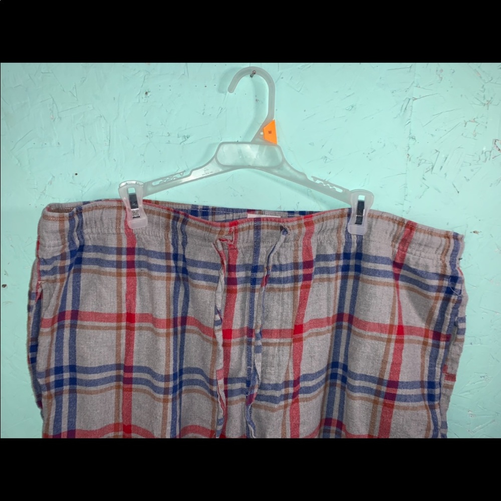 Old Navy Plaid Pajama Bottoms - Picture 2 of 9